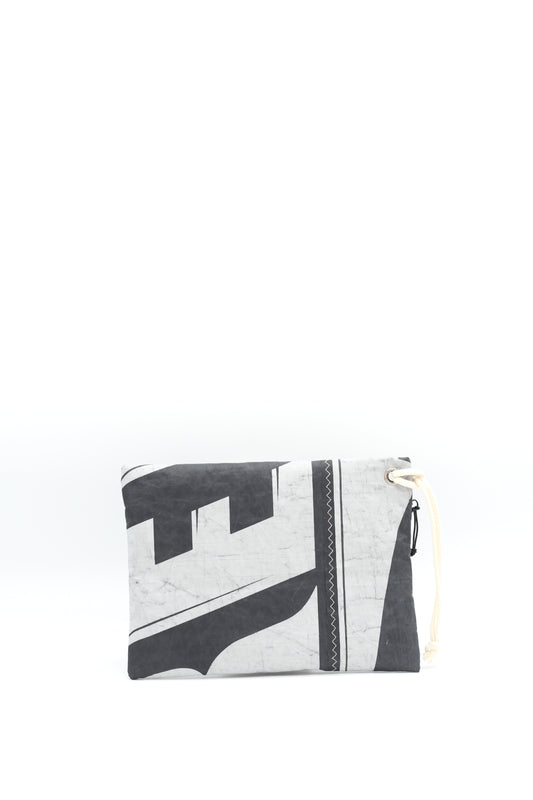 Clutch mit Sapiens-Ärmeln