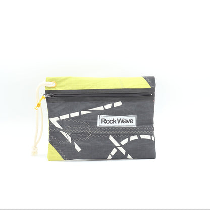 Niedliche Clutch mit Ärmeln