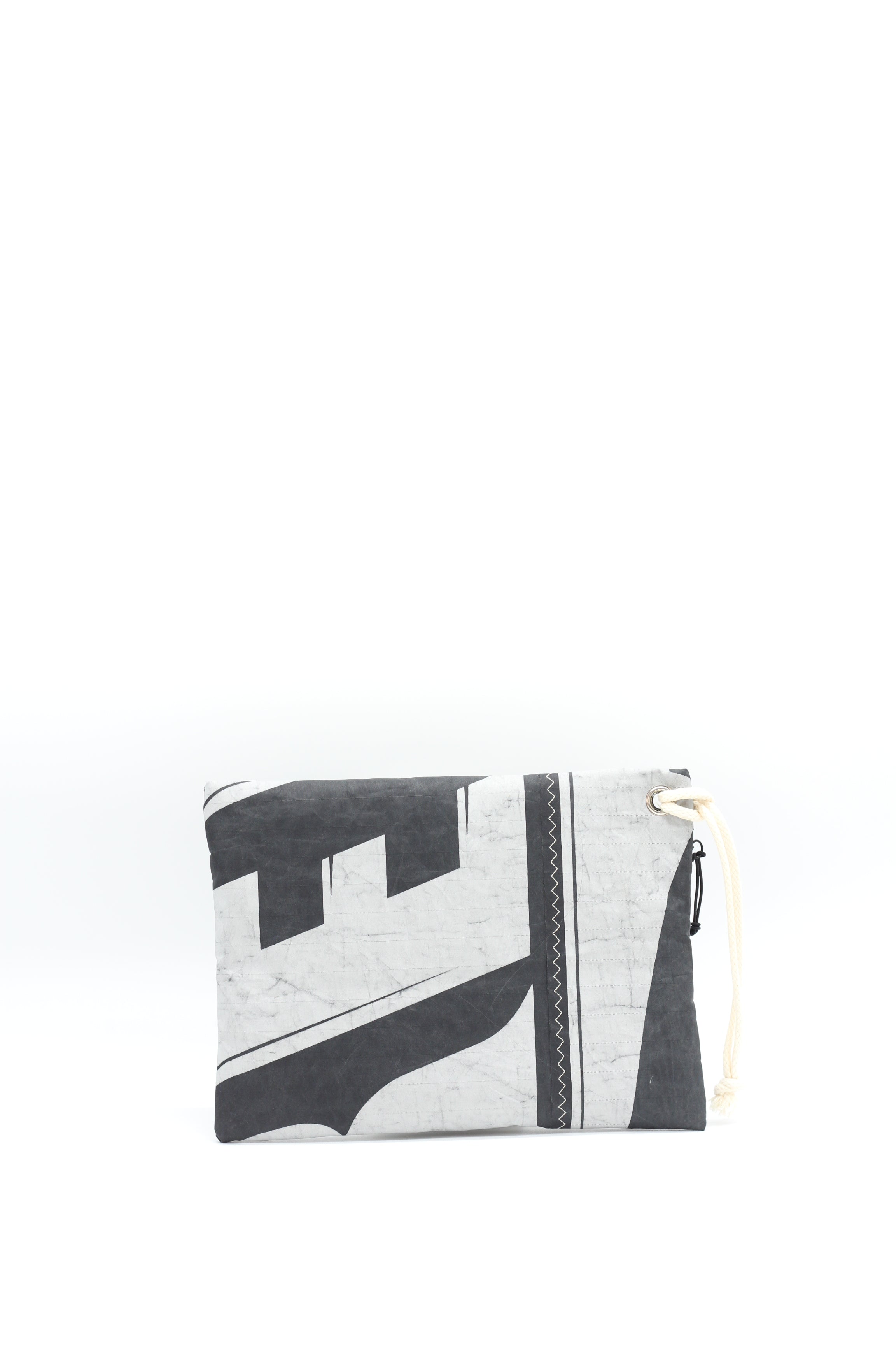 Clutch mit Sapiens-Ärmeln