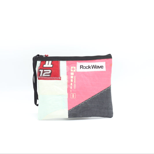 Clutch mit gepunkteten Ärmeln