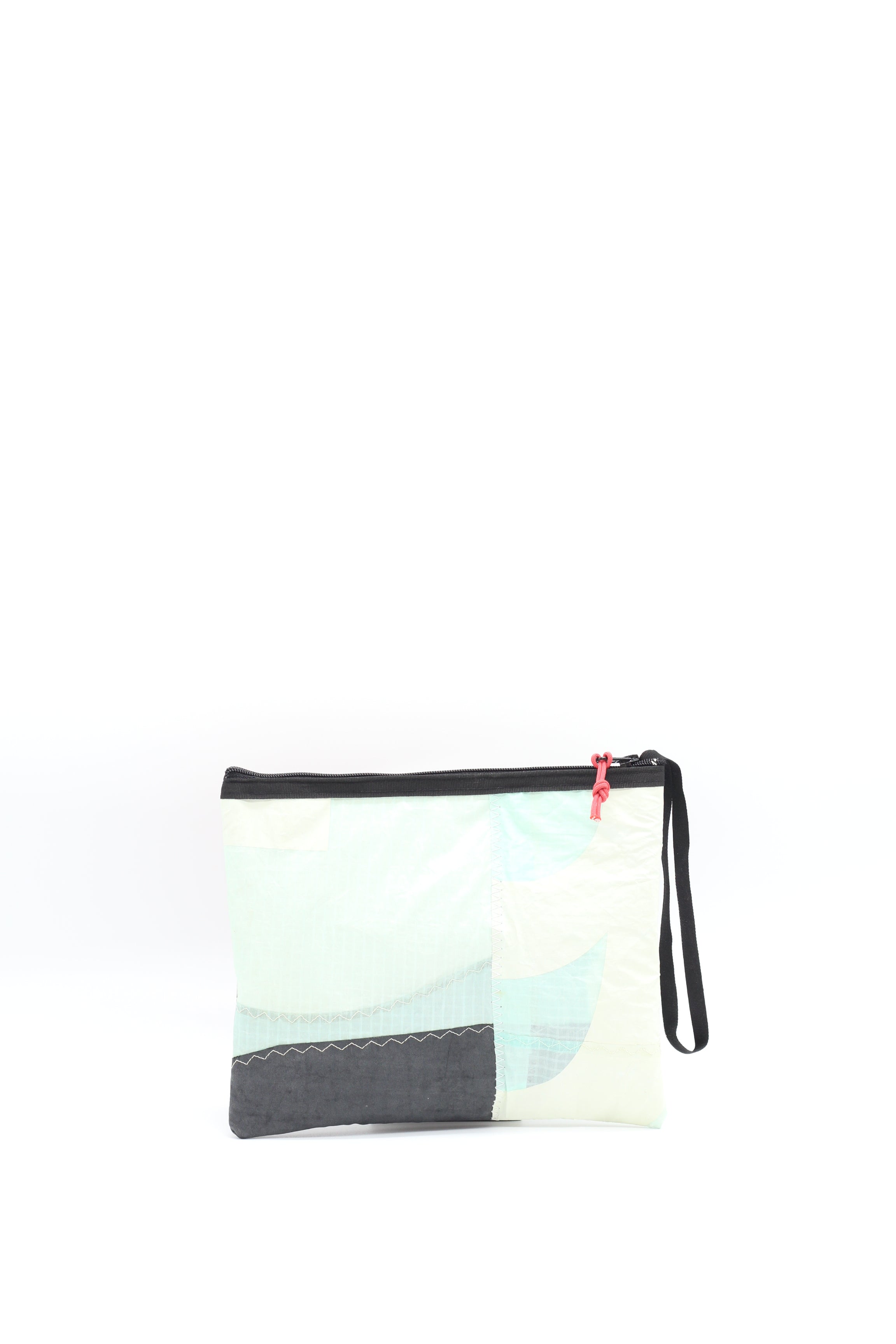 Clutch mit gepunkteten Ärmeln