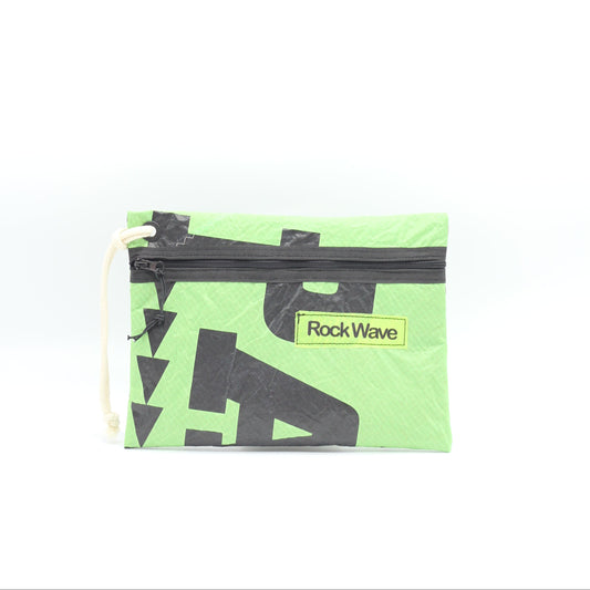 Clutch mit Ninja-Ärmeln