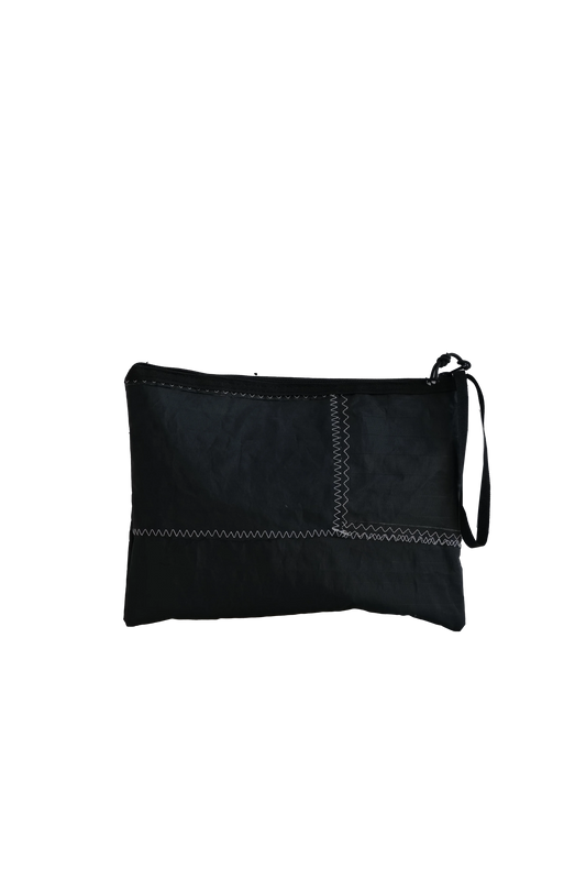 Clutch mit Feuerärmeln