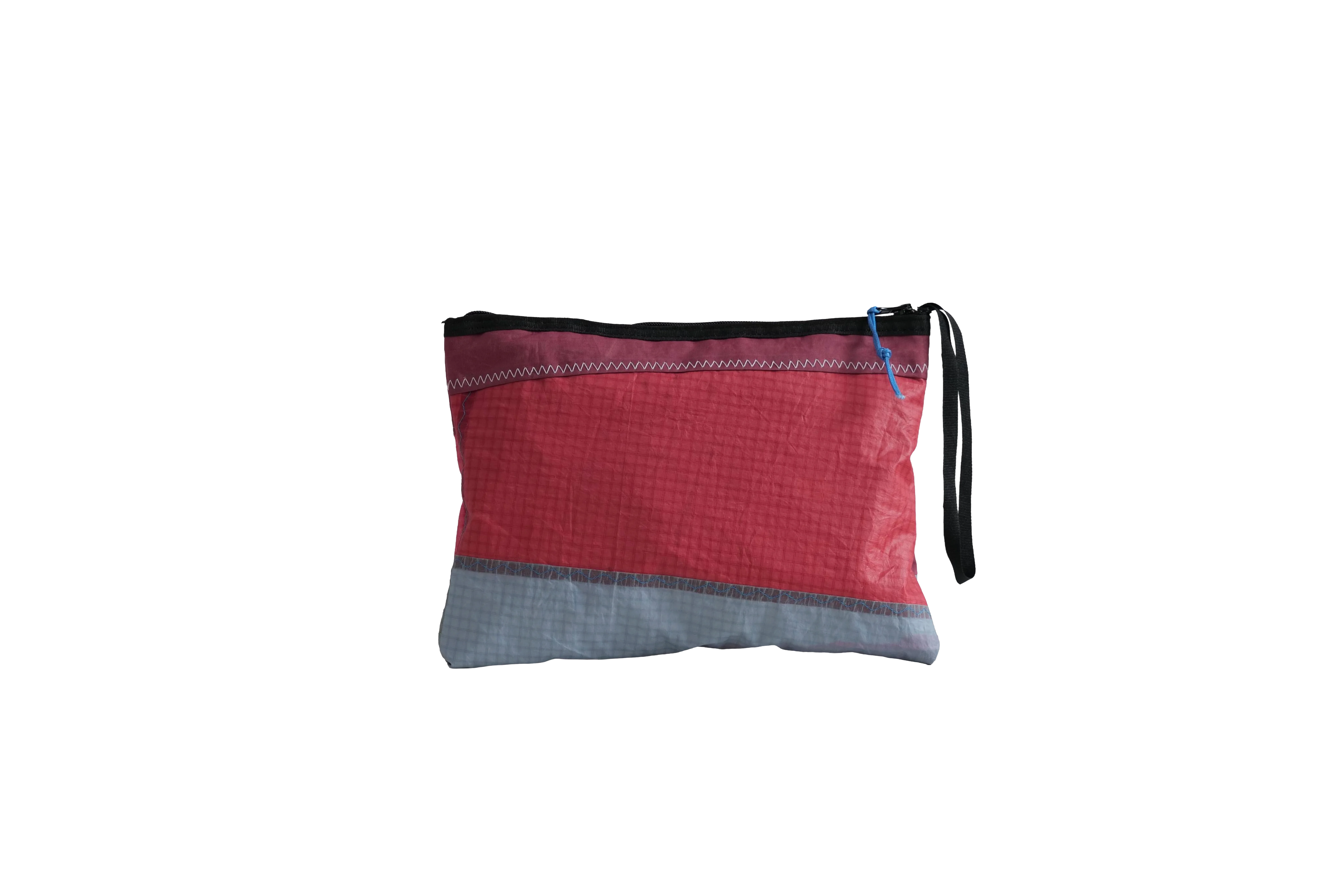 Glitzernde Clutch mit Ärmeln