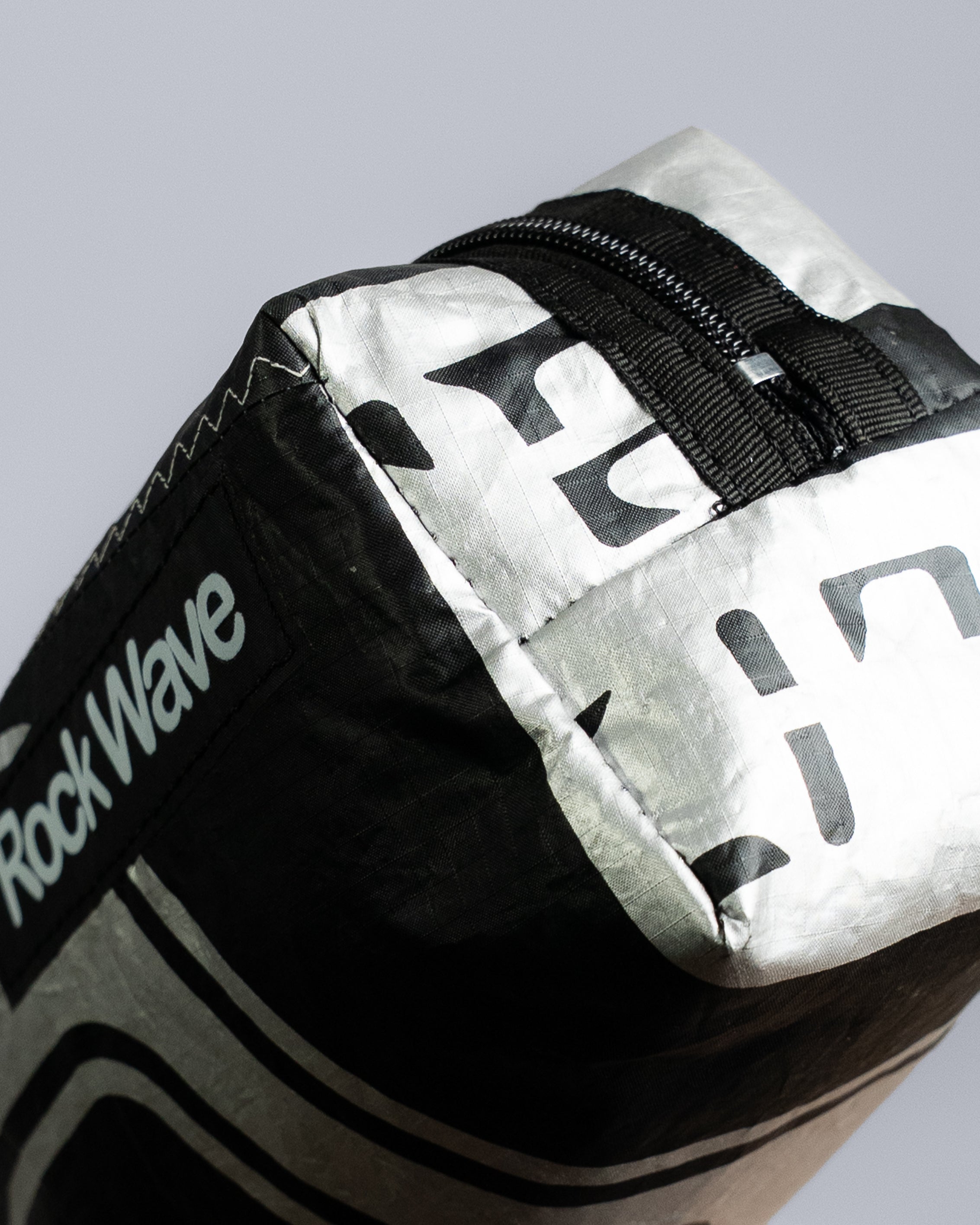 Pochette Wave Curve